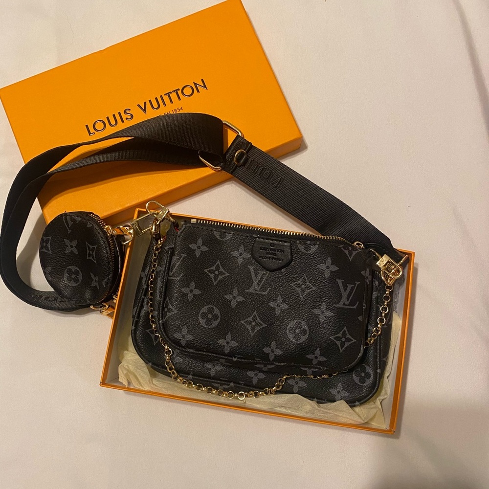BLACK MONOGRAM MULTI POCHETTE LOUIS VUITTON COMES WITH BOX
